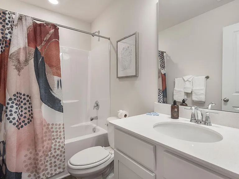 1140 Eastway Dr — Photo 22