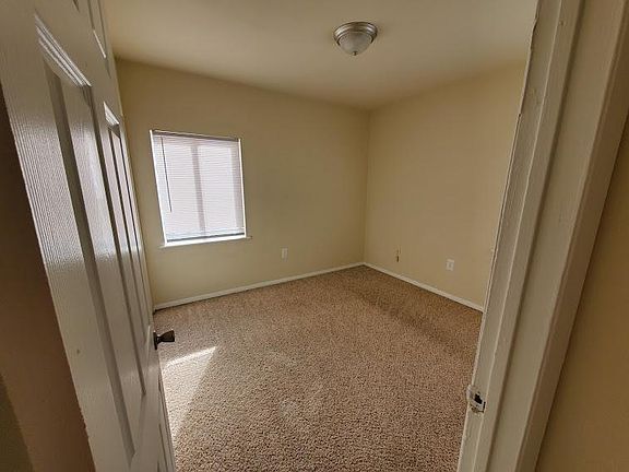 5th image of 1700 Carlisle Ave
