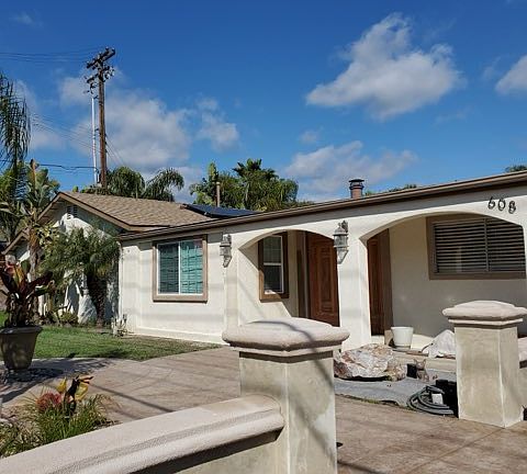 4th image of 608 Las Flores Dr