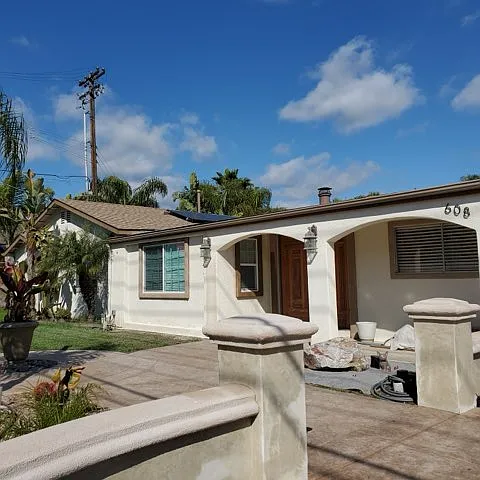 608 Las Flores Dr — Photo 4
