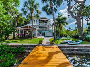 1542 Riverside Dr, Tarpon Springs, FL 34689