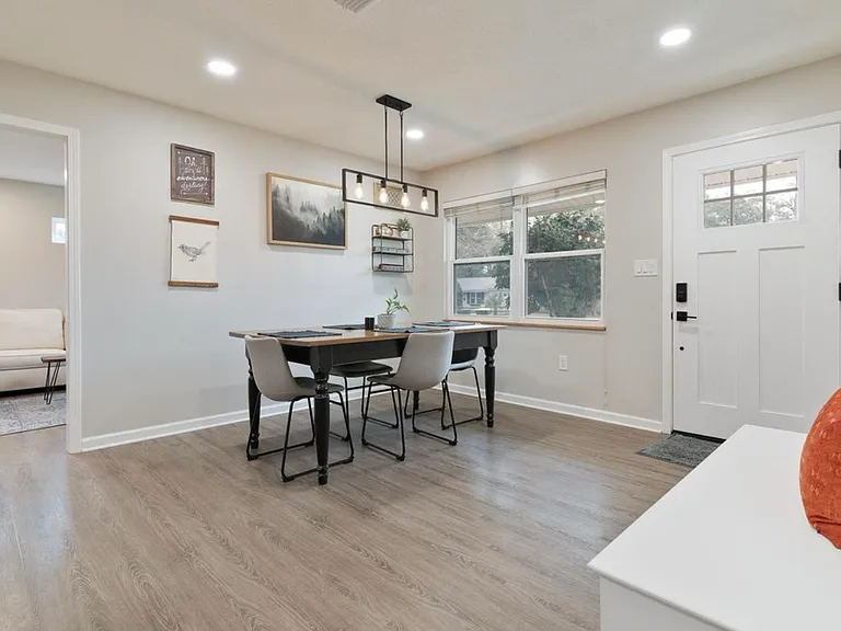 116 Audrey Cir — Photo 2