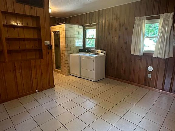 5th image of 108 S Beaucoup St