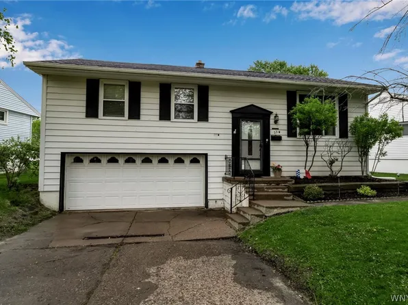 33 Jesella Dr W, North Tonawanda, NY 14120
