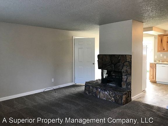 3rd image of 1551 SE Skylark Dr