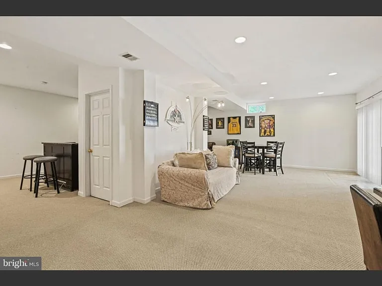 131 Claude Ct SE — Photo 5
