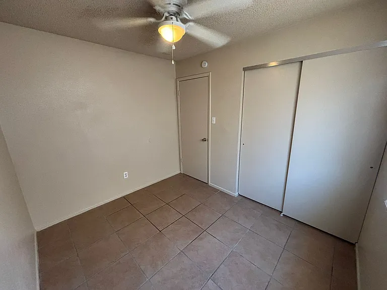 4748 W 17th Pl — Photo 27