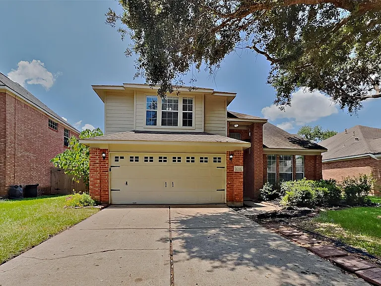 1211 Atlanta Dr — Photo 1