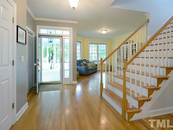 3rd image of 1706 Patrick Henry Ln