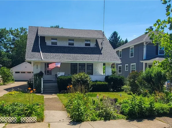 256 Maple Ave, Hamburg, NY 14075