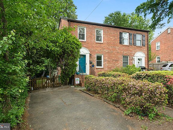 3rd image of 5805 Mount Vernon Dr