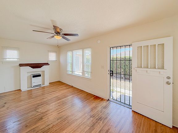 2nd image of 4067 Mississippi St