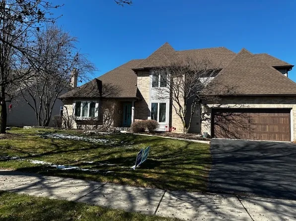3611 Eliot Ln, Naperville, IL 60564