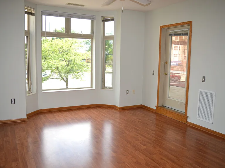 301 Harbour Town Dr #209 — Photo 16