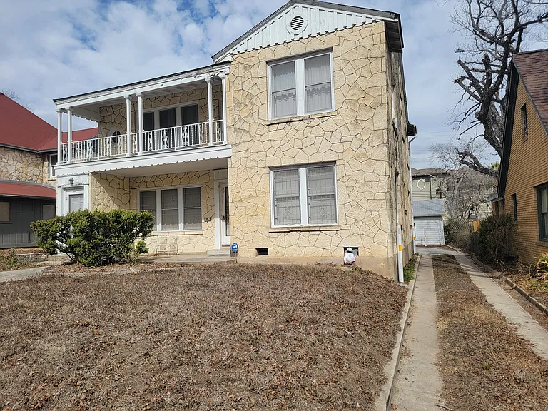 273 E Lullwood Ave — Photo 2