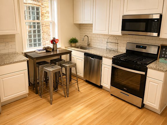 3rd image of 3712 N Bell Ave #2