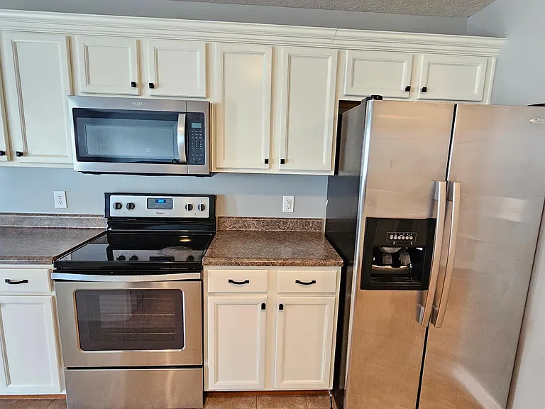 2517 Middle View Dr — Photo 10