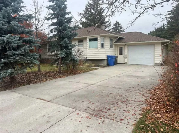 930 W 8th St SW, High River, AB T1V 1A9