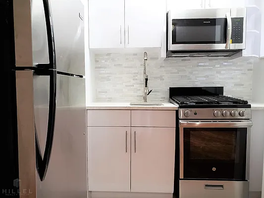 Rented by Hillel Realty Group | media 1