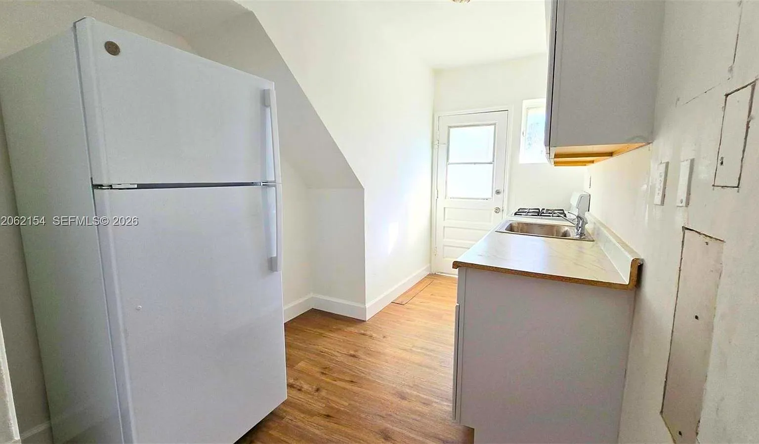 Winds Of Nobe Condo — Photo 3