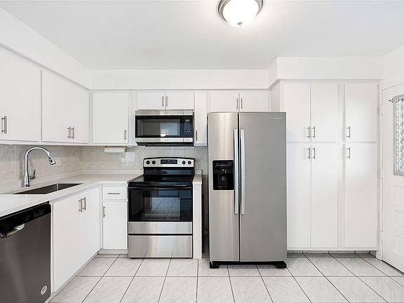 4th image of 2801 NW 47th Terrace #201a