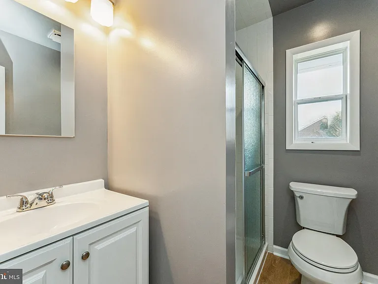 5424 Ferndale St — Photo 9
