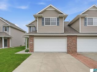 2524 Cedar Cove Rd, Lincoln, NE 68507