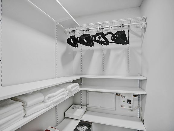 2nd image of 2900 Banyan St
