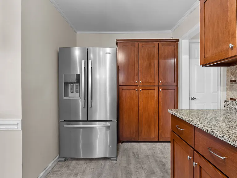 502 Westfield Ln — Photo 13