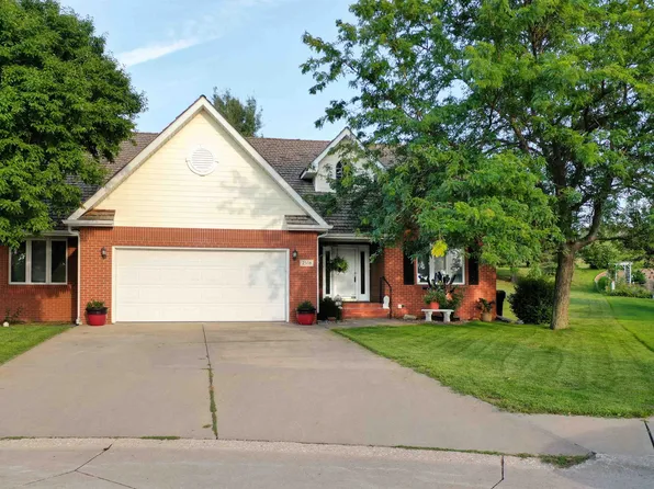 2308 W 42nd St, Kearney, NE 68845