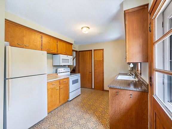 4th image of 9508 Oliver Ave N
