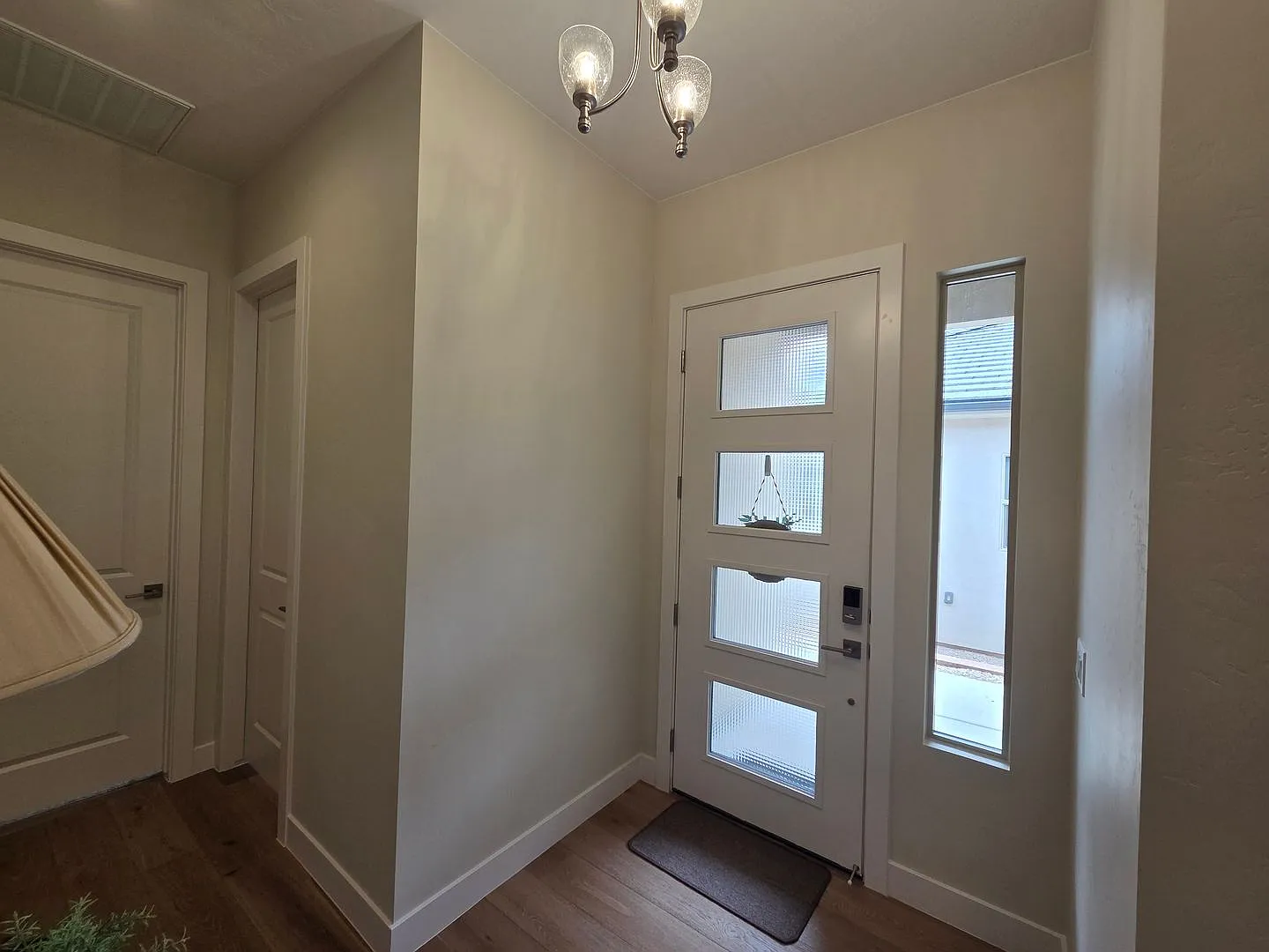 Fully Furnished Home in Sun River 55+ Community — Photo 3