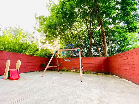 Rented by Blue Egg Realty Corp | media 15