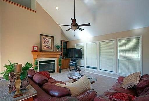 2nd image of 9215 Timber Knoll Dr