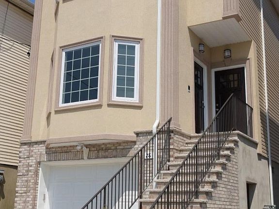 2nd image of 28 Davis St