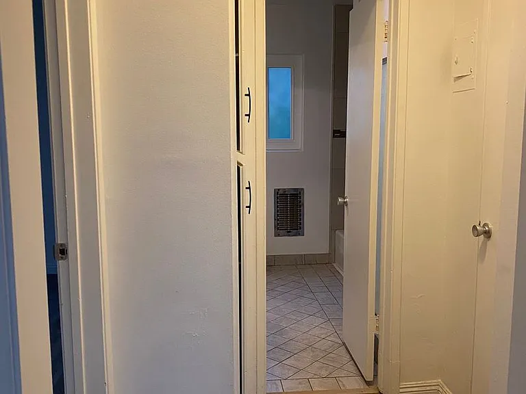 928 S Sherbourne Dr — Photo 11