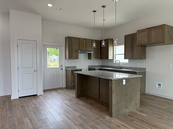 5th image of 5008 Cherimoya Ln