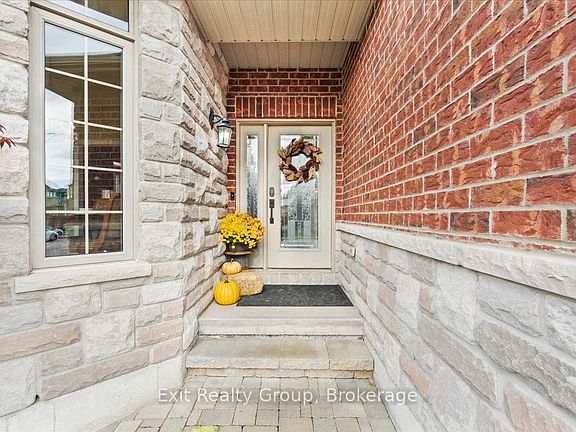 3rd image of 14 Cavendish Dr