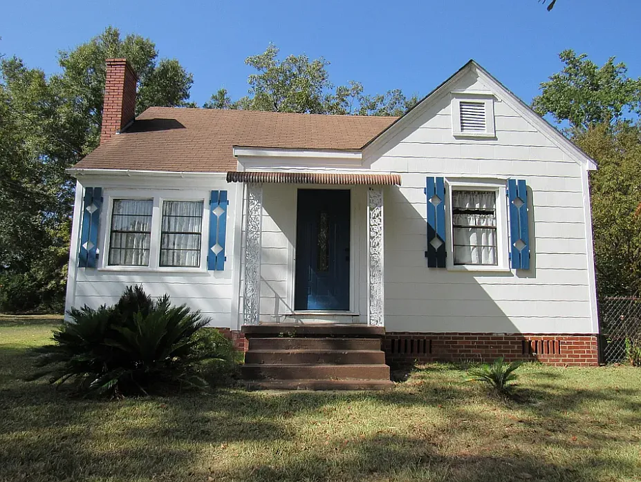 1401 Brown Avenue - 1 — Photo 1