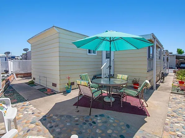 206 Mockingbird Ln, Oceanside, CA 92057