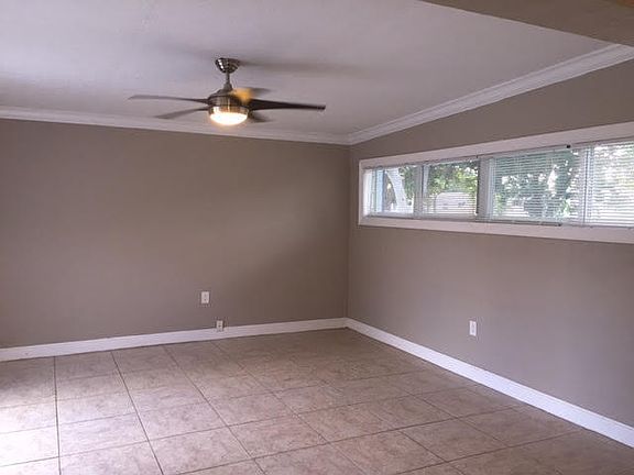 5th image of 744 Westwind Dr