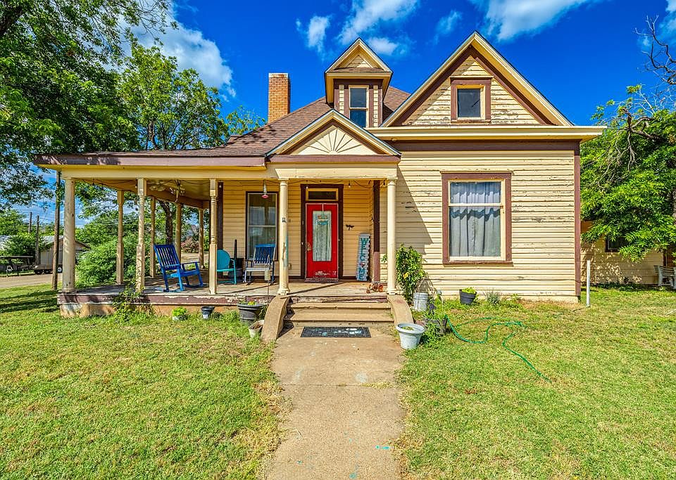 1st image of 301 N 11th St