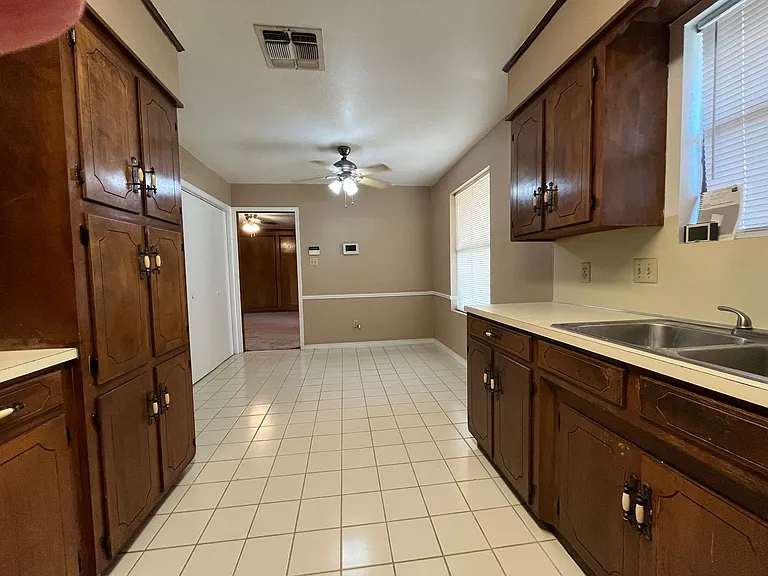 3321 Colquitt Rd — Photo 11