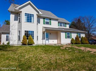 122 Sioux Dr, Albrightsville, PA 18210