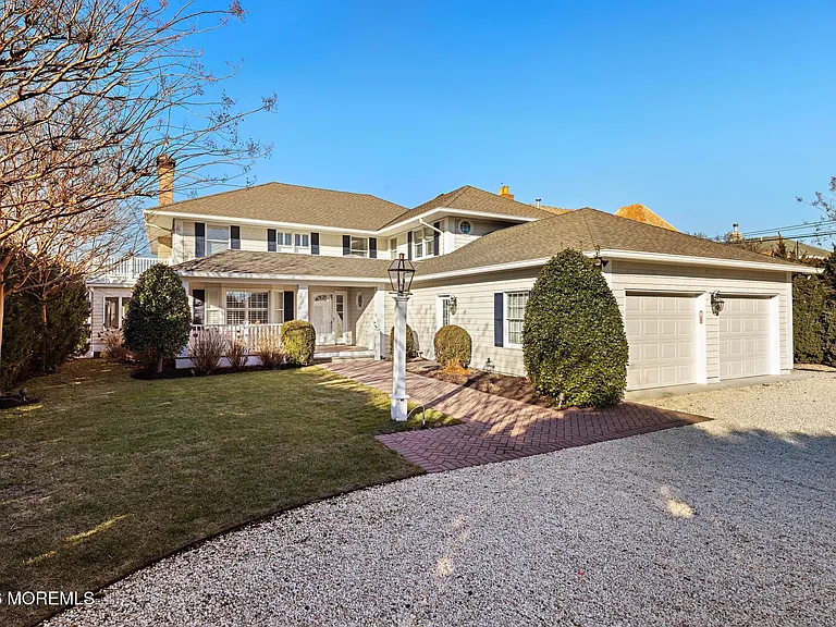 954 Barnegat Ln — Photo 3