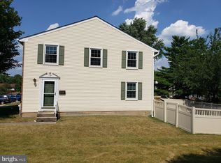 9601 Heathcliffe Dr, Rosedale, MD 21237