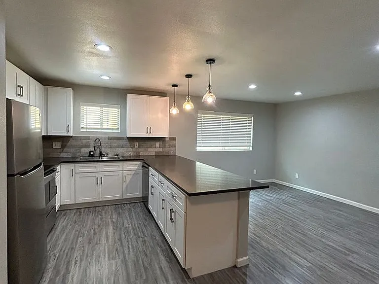 4912 Gaston Ave — Photo 16