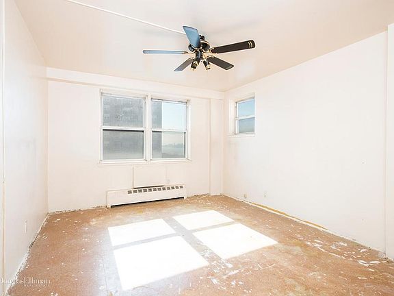 3rd image of 5900 Arlington Ave APT 11J