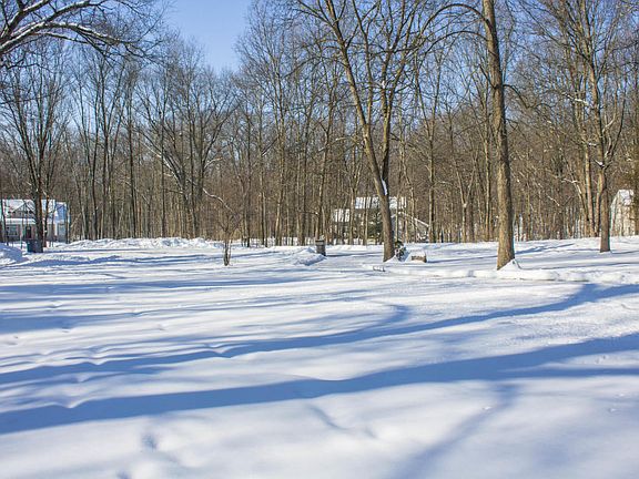 3rd image of 374 Sagamore Trl SE