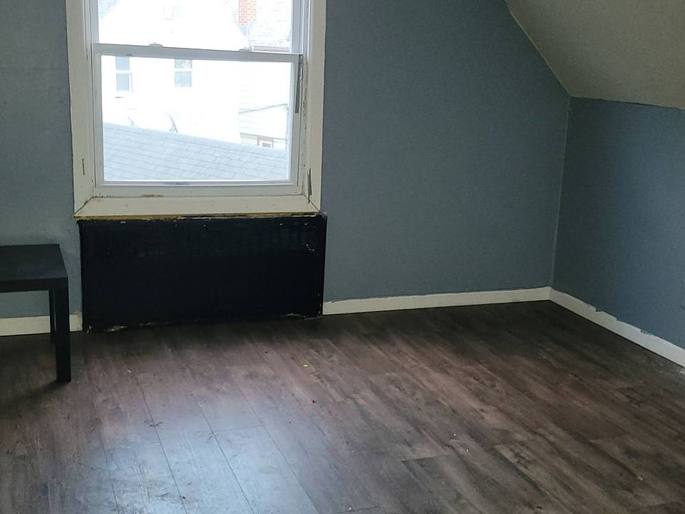 1st image of 24-10 100th St